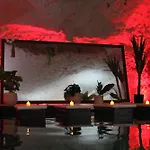 L Alcove Des Sens Jacuzzi Sauna *