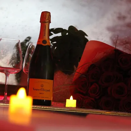 L Alcove Des Sens Love Room Jacuzzi Sauna Holiday home *