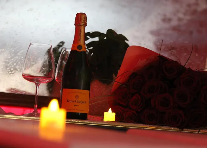 L Alcove Des Sens Love Room Jacuzzi Sauna Holiday home *